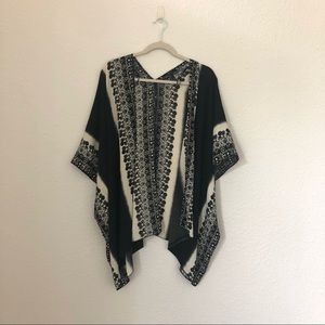 Forever 21 Black & White Kmono - L